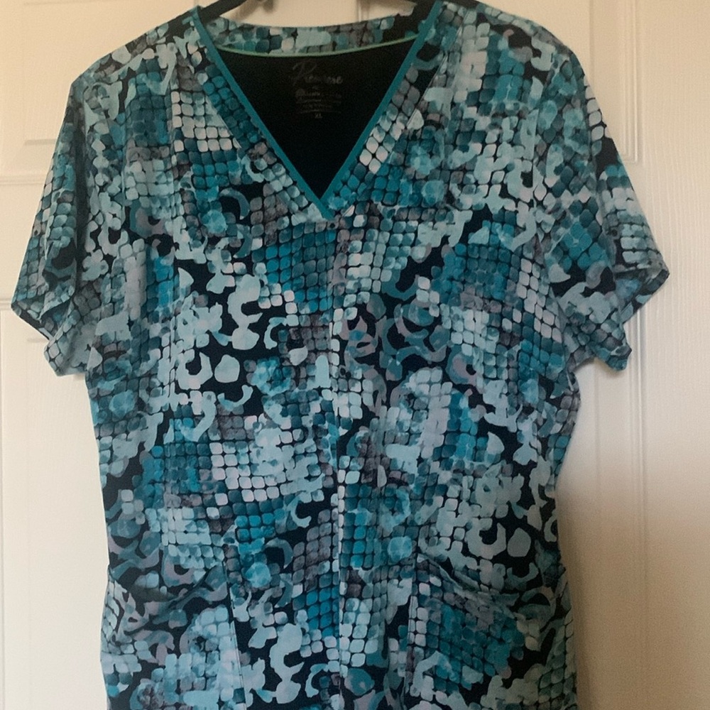 Healing hands premiere scrub top